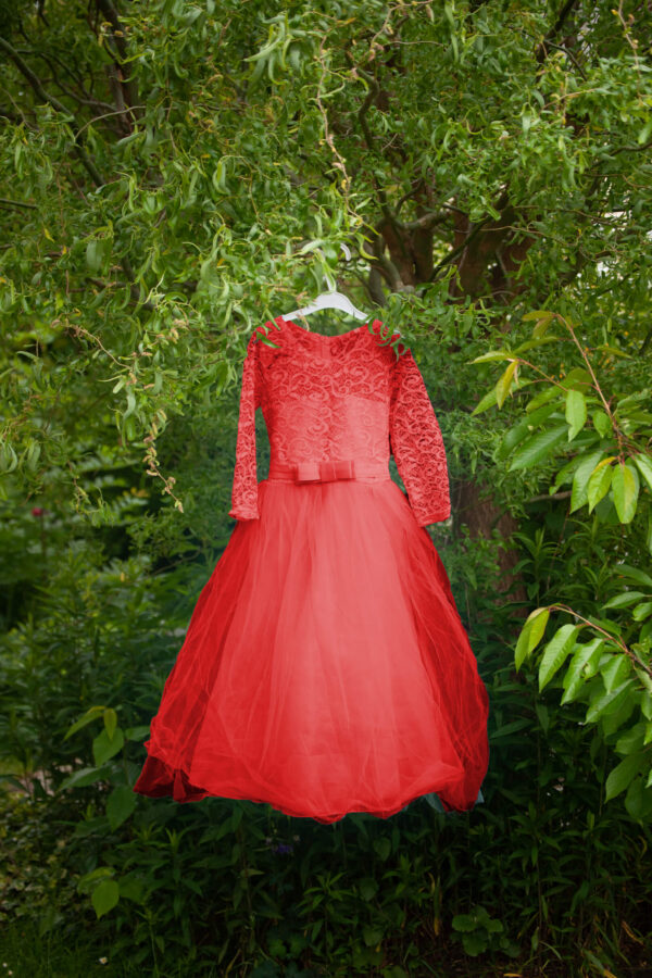 rotes Kinderkleid